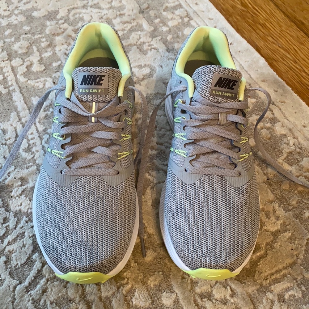 Nike Swift Running shoes- NWOT
